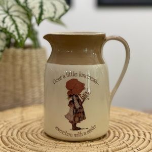 🌼1978 HOLLY HOBBIE Earthenware Pitcher "Country Living"🌼